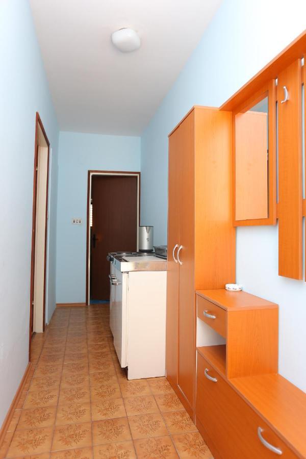 Rooms With A Parking Space Split - 17766 Exterior photo
